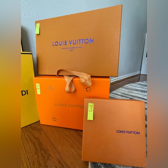 AUTHENTIC - LUXURY DESIGNER BOXES - Picture 11 of 14